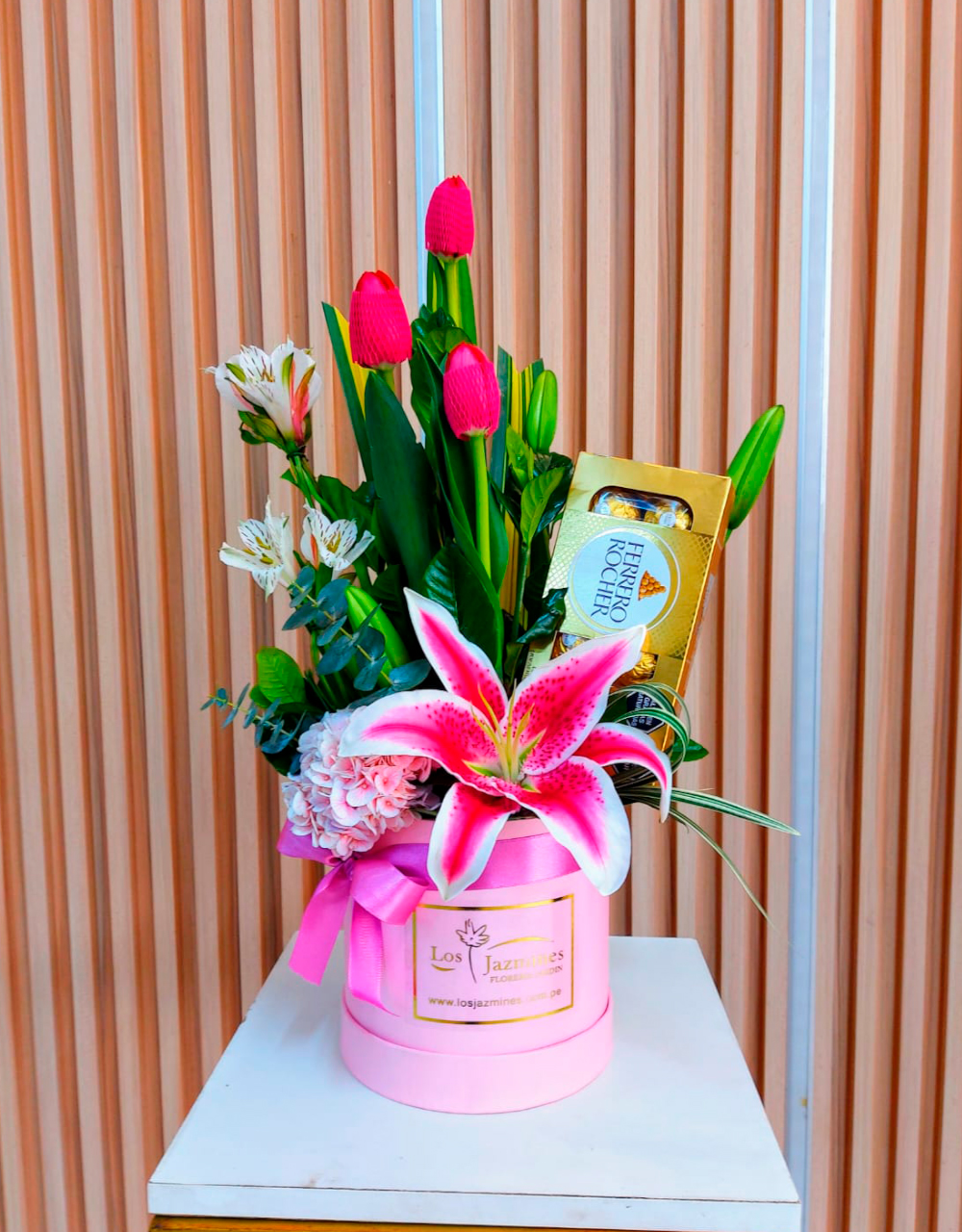 TRÍO DE TULIPANES CON BOMBONES